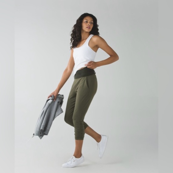 Lululemon Sunset Salutation Crop - Picture 3 of 13